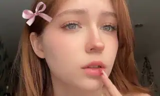 blush_sky live VR cam preview