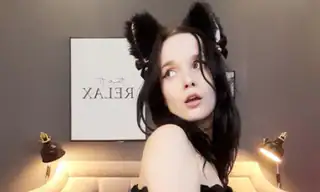 Bella_Pirsn live VR cam preview