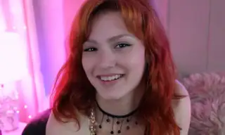 VikkyLoveRed live VR cam preview