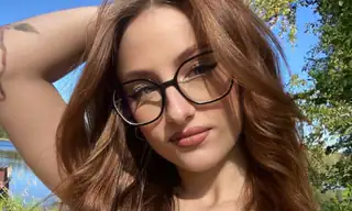 HoneeyLuv live VR cam preview