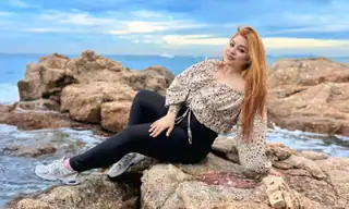 Mia_Brownie live VR cam preview