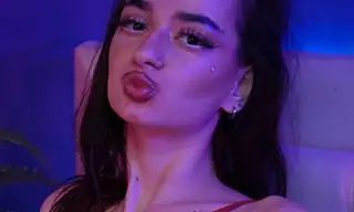 AriellaKitty live VR cam preview