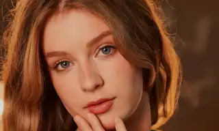 Mila_Hart live VR cam preview