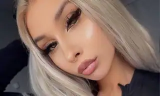 evelyn_delens_ live VR cam preview