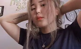 Mia_Pack live VR cam preview