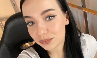 Avelyne live VR cam preview