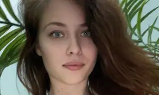CrimsonMary live VR cam preview
