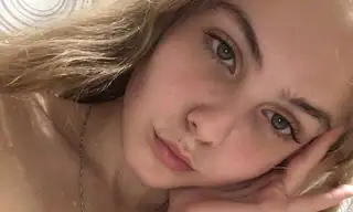 Joan_Brooks live VR cam preview
