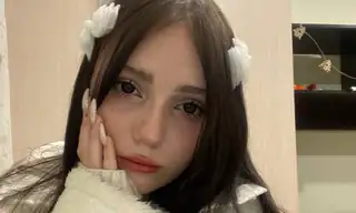AliceBrune live VR cam preview