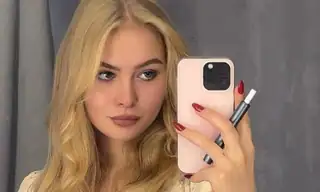 LeylaReeds live VR cam preview
