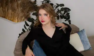 AmberMillie live VR cam preview