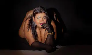 NaomiAsha live VR cam preview