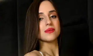 yourselenaa live VR cam preview
