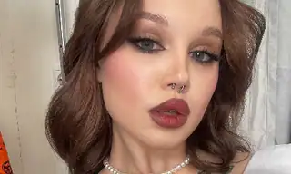 AprilFarrowy live VR cam preview