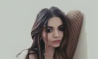 AlicePoison live VR cam preview