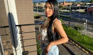 Meghan_12 live VR cam preview