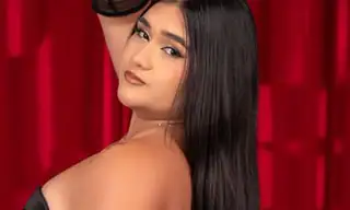 AryCurvy live VR cam preview