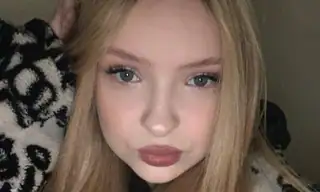 Mila_Moon_ live VR cam preview