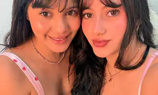 twodesiresary live VR cam preview