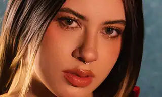 Alice_Vixen live VR cam preview