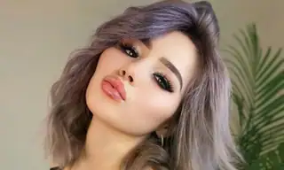 Aliya_Katz live VR cam preview