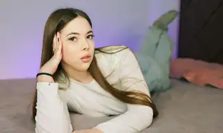 Alice_Vess live VR cam preview