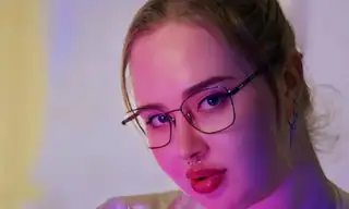 AprilHudson live VR cam preview