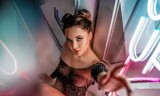 peach_vibes live VR cam preview