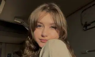 Arin_blue live VR cam preview