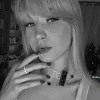 MilliBrownn live VR cam preview