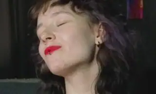 Ricki_Bloom live VR cam preview