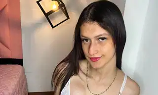 caroline_daring live VR cam preview