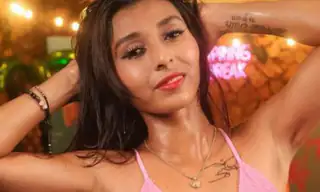 SaraDreamsss live VR cam preview