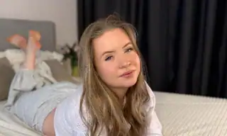 Arya_Thomass live VR cam preview