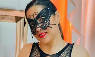 Naomi_curvy69 live VR cam preview