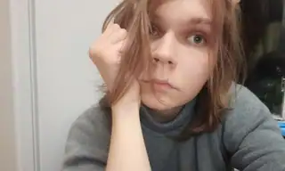 LoralAvery live VR cam preview