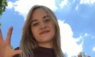 flory_white live VR cam preview