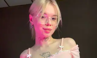 LisFlores live VR cam preview